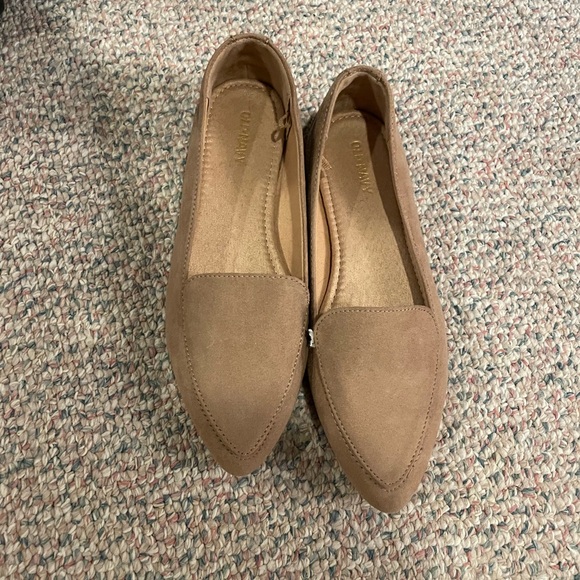 Tan flats - Picture 1 of 2
